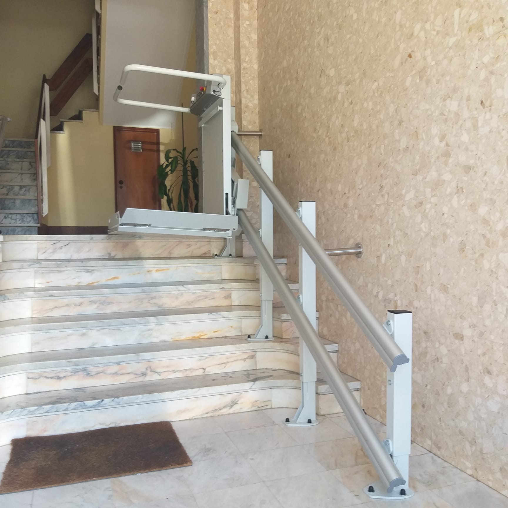 Elevador com Plataforma